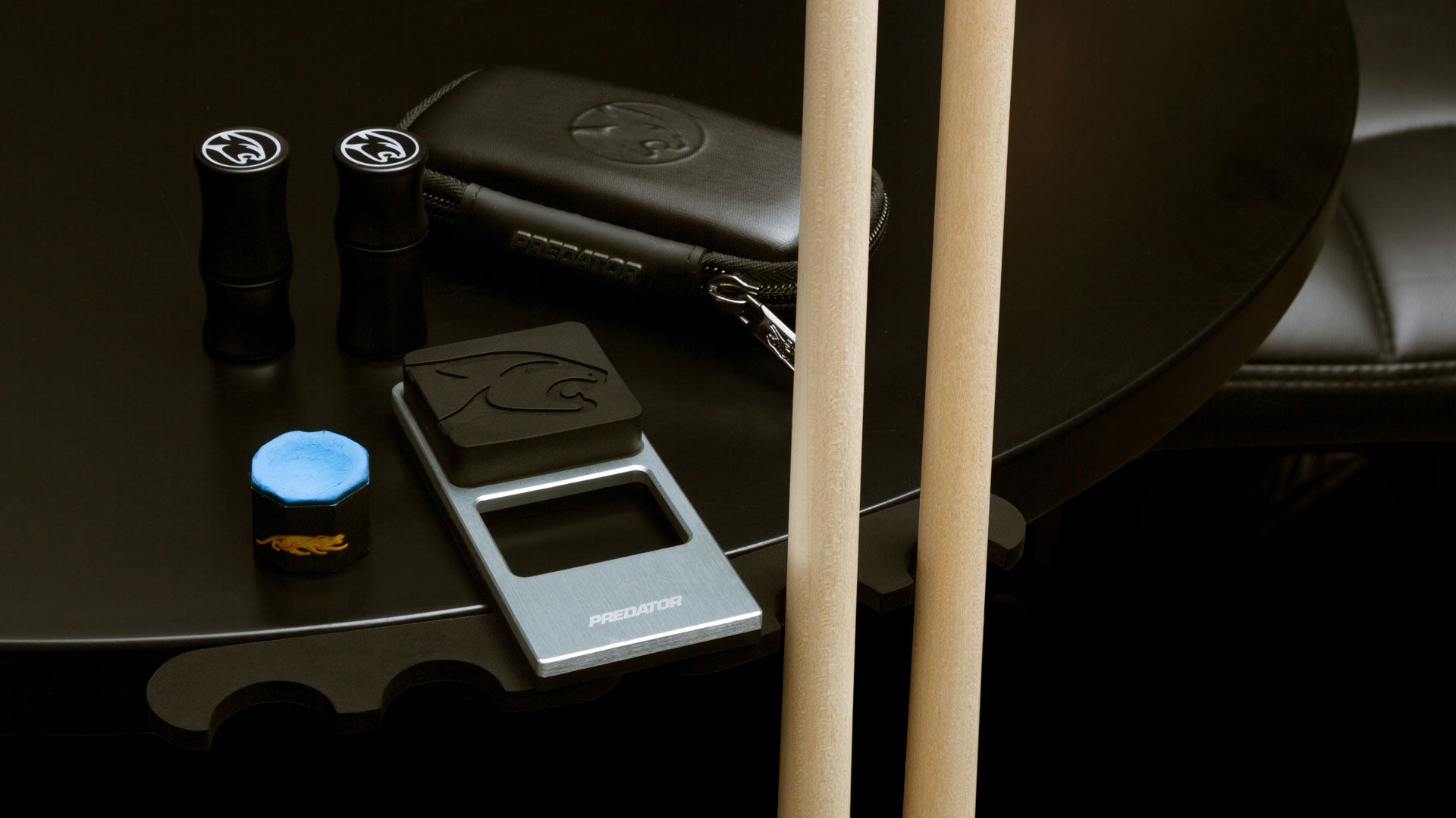 Predator Folding Cue Holder