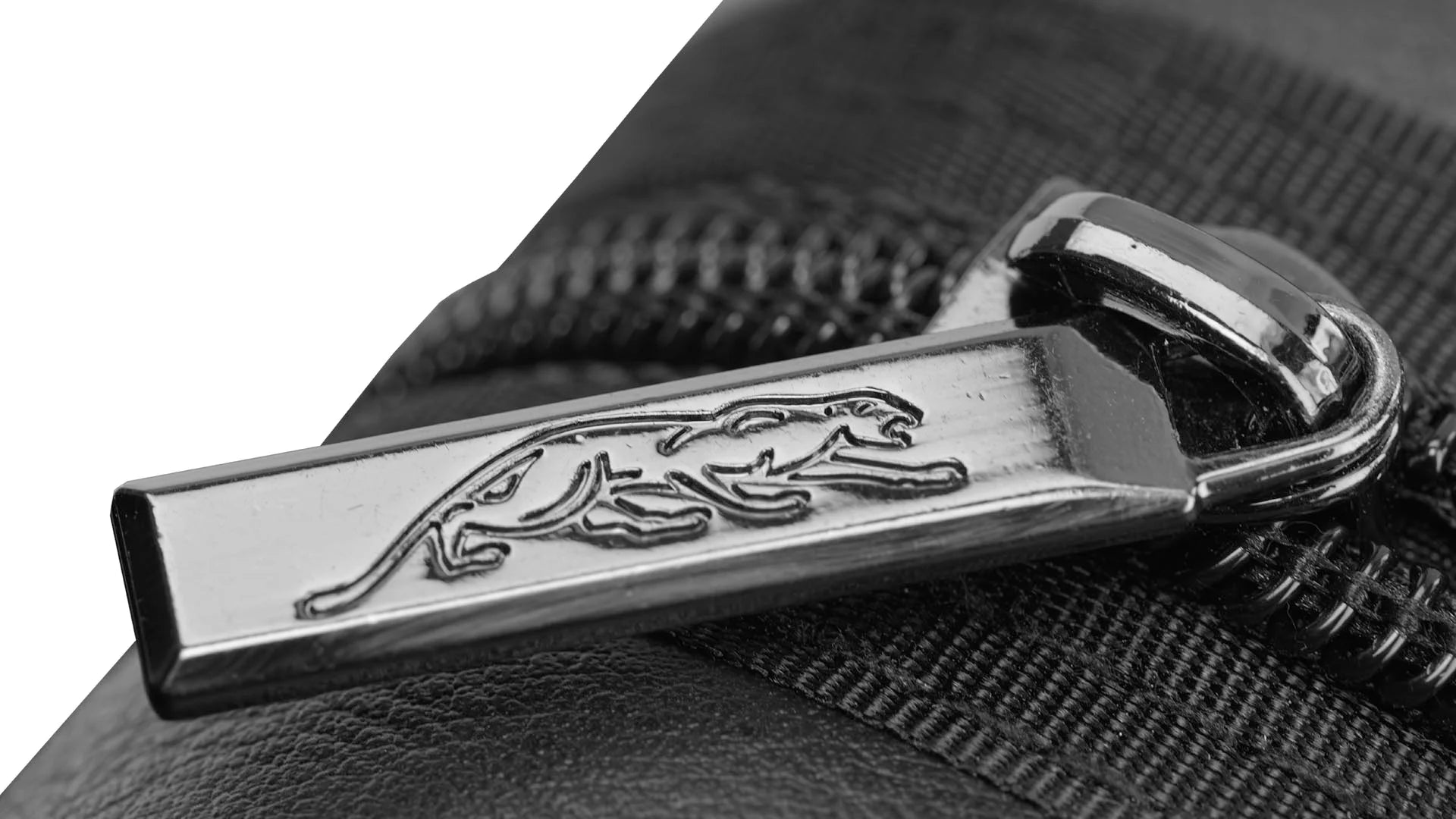 Predator Roadline 30th Anniversary Black/Gold Hard Cue Case - 2 Butts x 4 Shafts